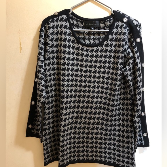 Women’s Hoodtooth Sweater - Picture 1 of 2